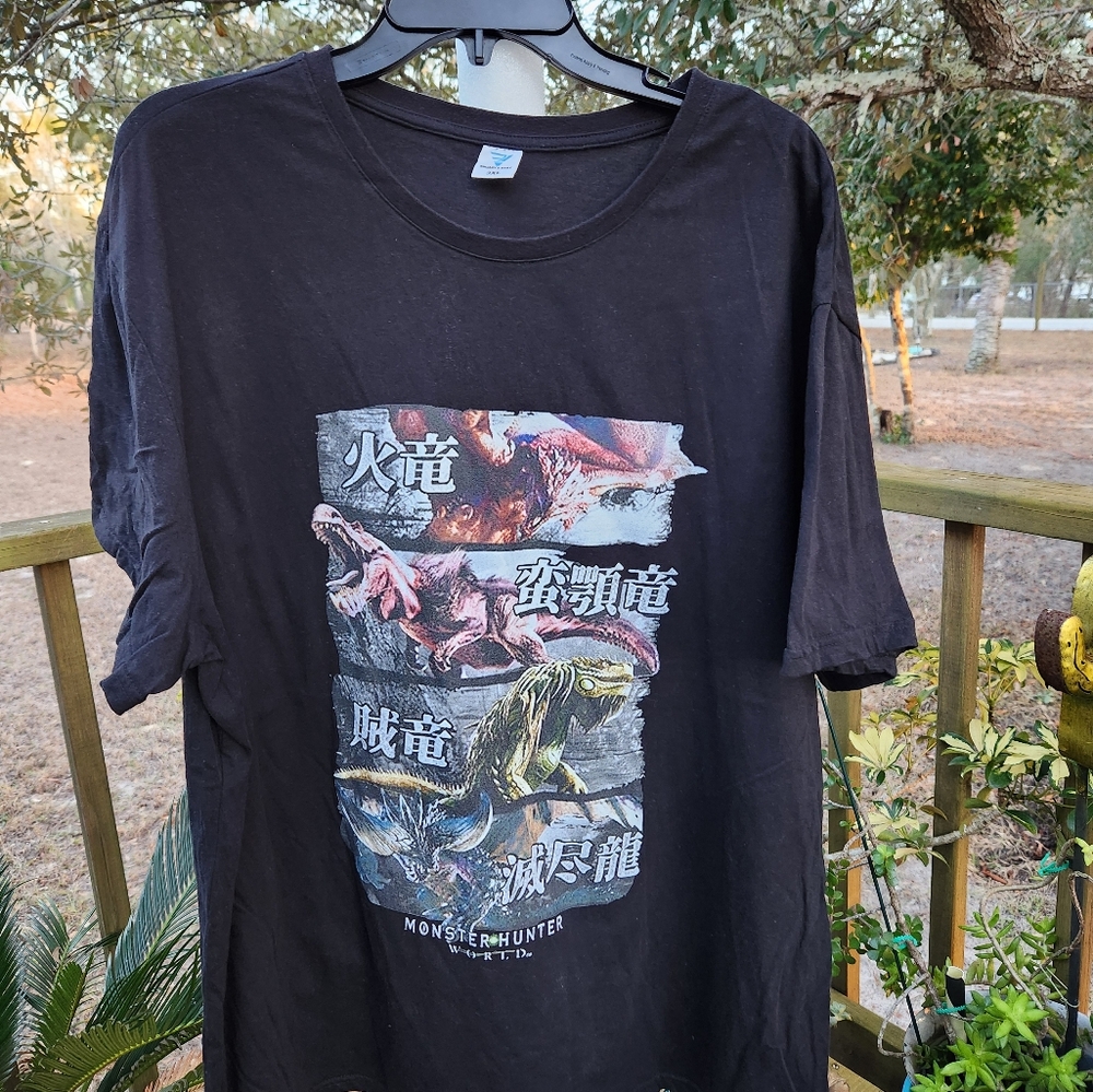 Monster Hunter World  Black T-Shirt  EUC